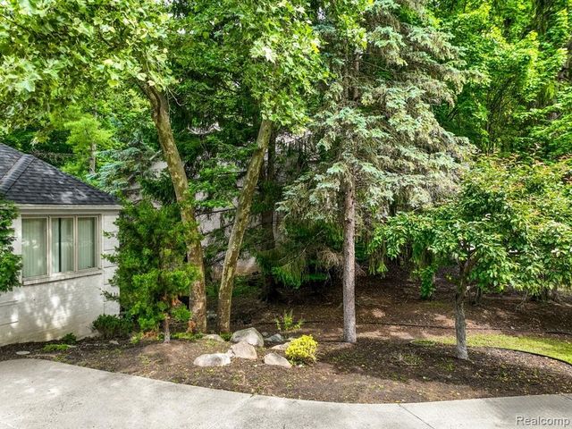 43564 Scenic Lane, Northville, MI 48167