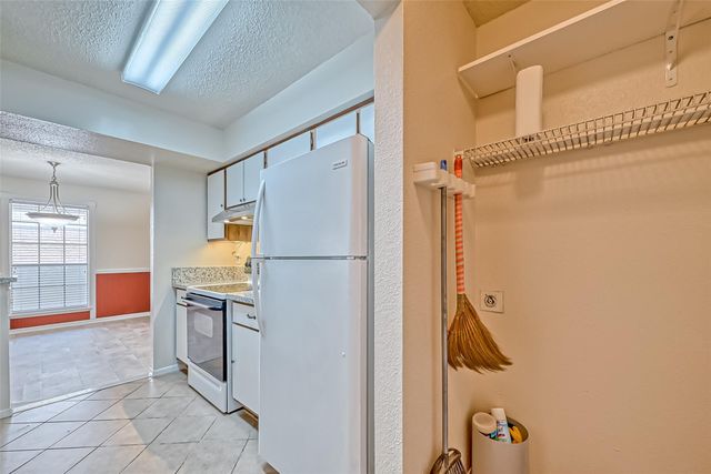 2800 Jeanetta Street 1604, Houston, TX 77063