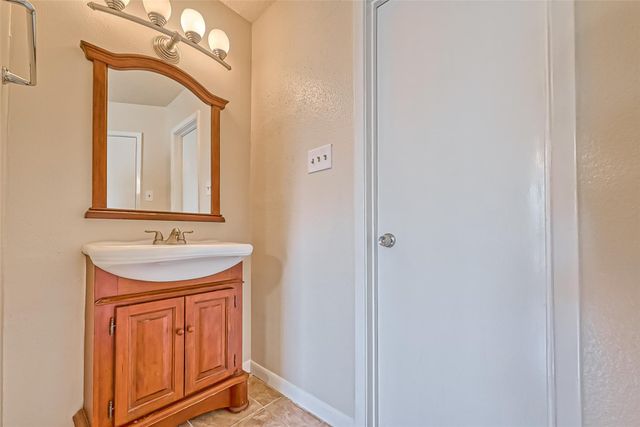 2800 Jeanetta Street 1604, Houston, TX 77063