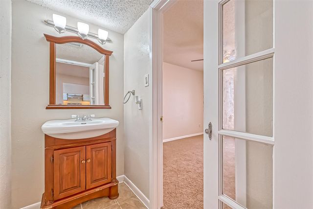 2800 Jeanetta Street 1604, Houston, TX 77063