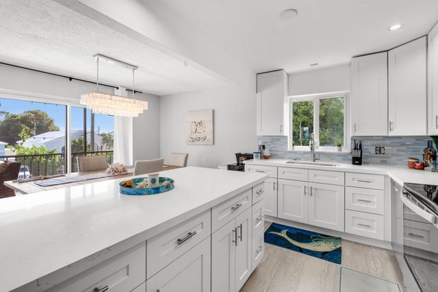 439 4Th Road, Key Largo, FL 33037