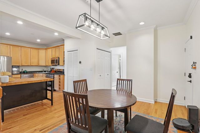 4045 N Southport Avenue 1, Chicago, IL 60613
