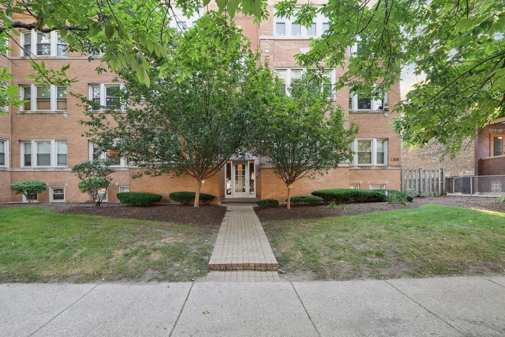 4045 N Southport Avenue 1, Chicago, IL 60613