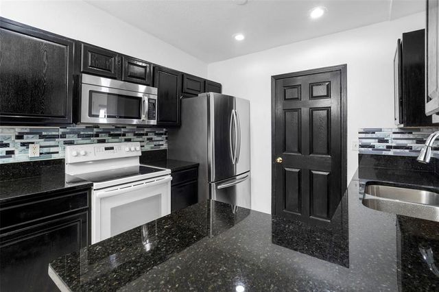 90 NANCY LEE AVENUE, Orlando, FL 32807