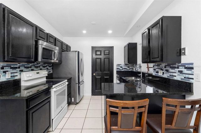 90 NANCY LEE AVENUE, Orlando, FL 32807