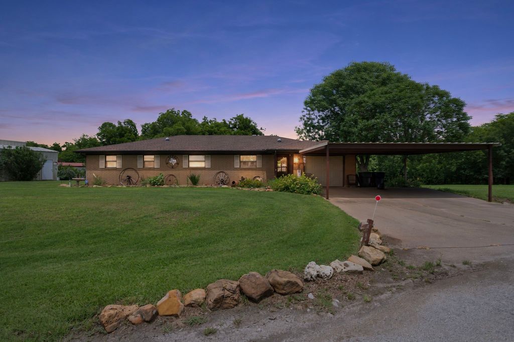 1802 Long Creek Court, Granbury, TX 76049