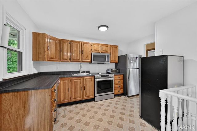 10800 Hobday Avenue, St Ann, MO 63074
