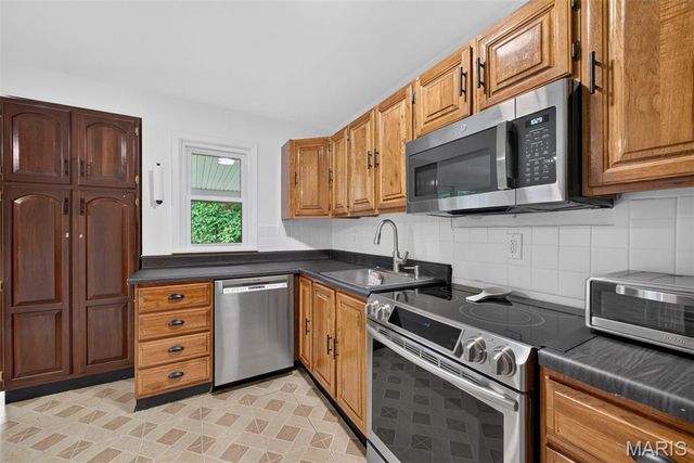 10800 Hobday Avenue, St Ann, MO 63074
