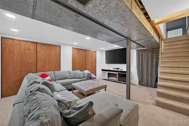 10800 Hobday Avenue, St Ann, MO 63074