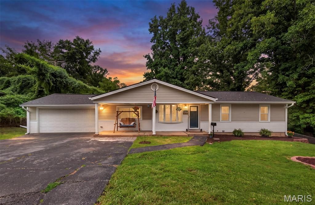 10800 Hobday Avenue, St Ann, MO 63074