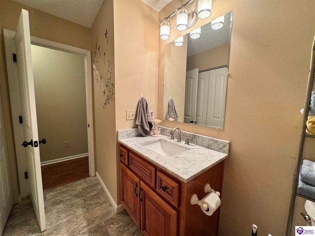 110 King Arthur Circle, Elizabethtown, KY 42701
