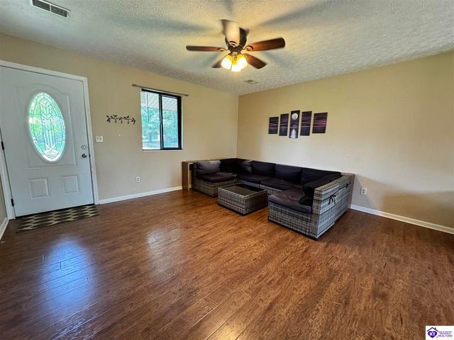 110 King Arthur Circle, Elizabethtown, KY 42701