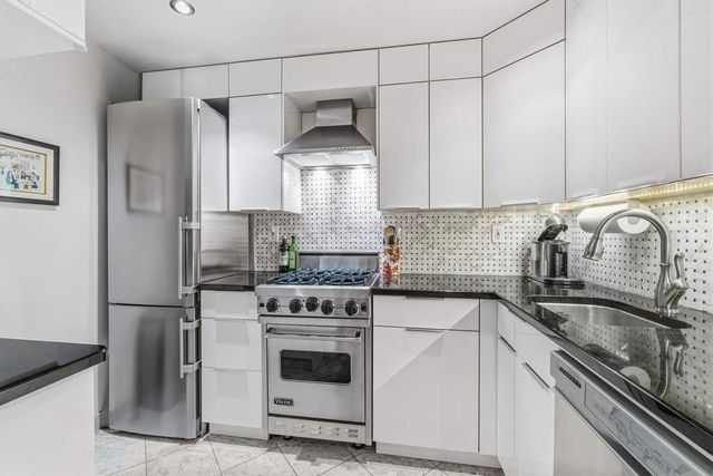 159 E 63rd Street ENTIRE TOWNHOUSE, New York City, NY 10065