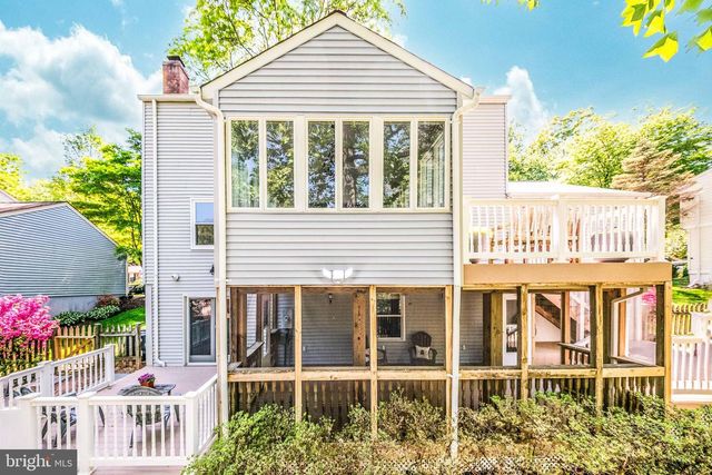 10222 STEAMBOAT LANDING LN, Burke, VA 22015