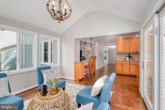 10222 STEAMBOAT LANDING LN, Burke, VA 22015