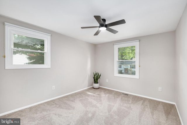 10222 STEAMBOAT LANDING LN, Burke, VA 22015