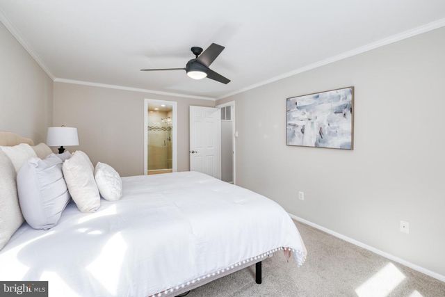 10222 STEAMBOAT LANDING LN, Burke, VA 22015