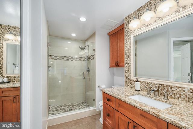10222 STEAMBOAT LANDING LN, Burke, VA 22015