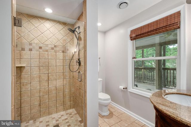 10222 STEAMBOAT LANDING LN, Burke, VA 22015
