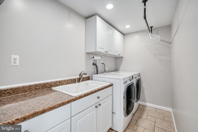 10222 STEAMBOAT LANDING LN, Burke, VA 22015