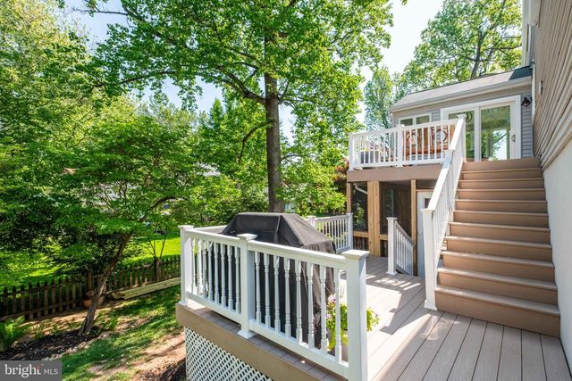 10222 STEAMBOAT LANDING LN, Burke, VA 22015