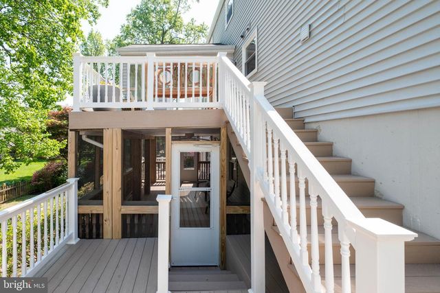 10222 STEAMBOAT LANDING LN, Burke, VA 22015