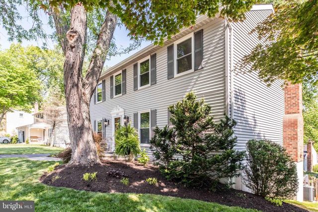 10222 STEAMBOAT LANDING LN, Burke, VA 22015