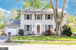 10222 STEAMBOAT LANDING LN, Burke, VA 22015