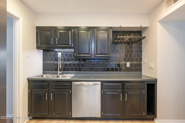 1083 Hillview Blvd, Louisville, KY 40229