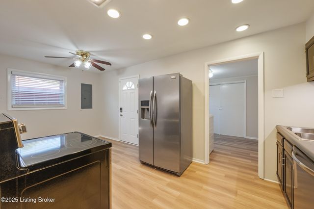 1083 Hillview Blvd, Louisville, KY 40229
