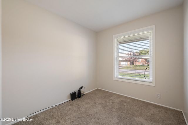 1083 Hillview Blvd, Louisville, KY 40229