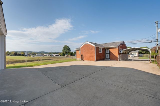 1083 Hillview Blvd, Louisville, KY 40229