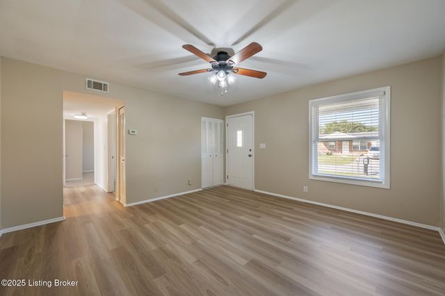 1083 Hillview Blvd, Louisville, KY 40229