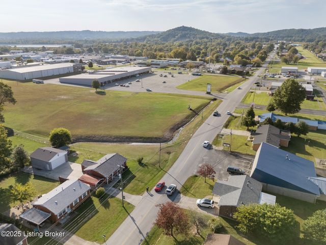 1083 Hillview Blvd, Louisville, KY 40229