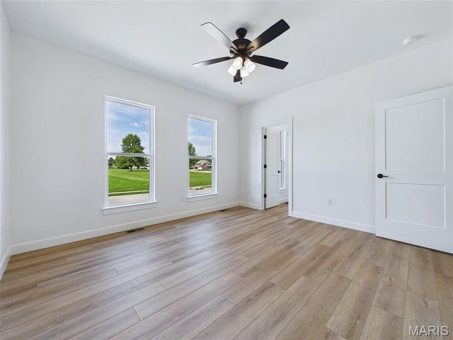 3825 N Arbor Lake Drive, Edwardsville, IL 62025