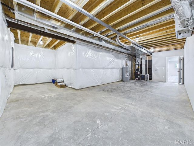 3825 N Arbor Lake Drive, Edwardsville, IL 62025