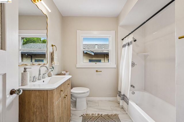 5826 Virmar Ave, Oakland, CA 94618