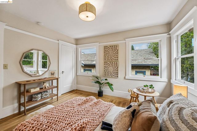 5826 Virmar Ave, Oakland, CA 94618
