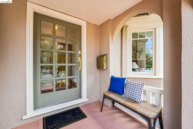 5826 Virmar Ave, Oakland, CA 94618