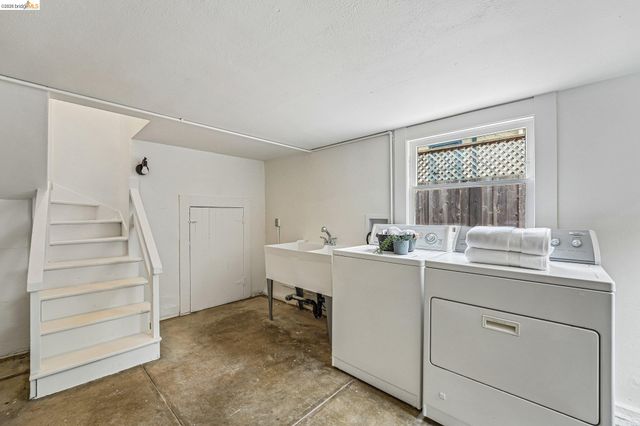 5826 Virmar Ave, Oakland, CA 94618