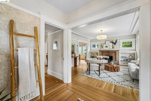 5826 Virmar Ave, Oakland, CA 94618