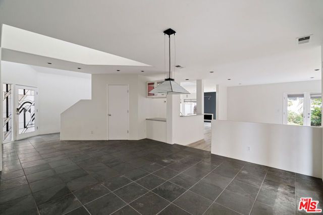 2606 Pacific Avenue, Manhattan Beach, CA 90266