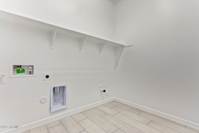 15822 W BRONCO Trail, Surprise, AZ 85387