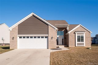 1200 Drakeshire Drive, Commerce Charter Township, MI 48390