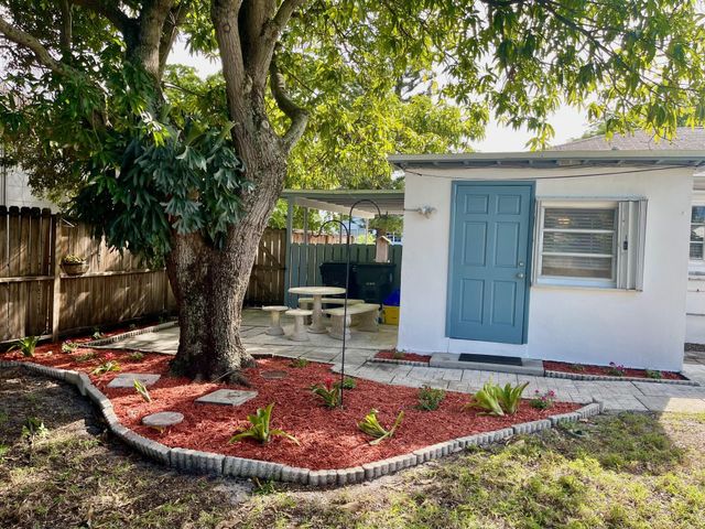 526 Worthmore Drive, Lake Worth Beach, FL 33460