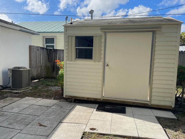 526 Worthmore Drive, Lake Worth Beach, FL 33460