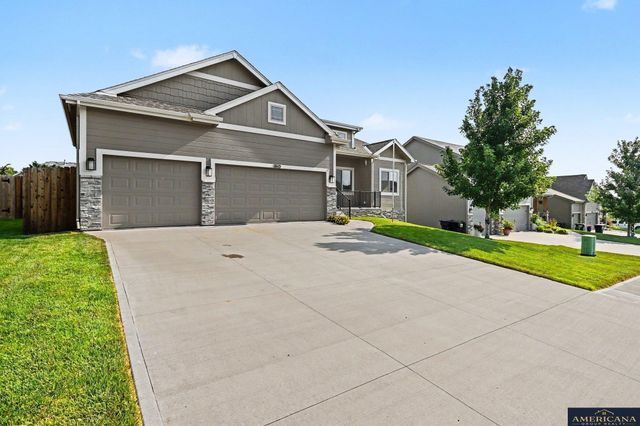 18612 Redwood Street, Omaha, NE 68136
