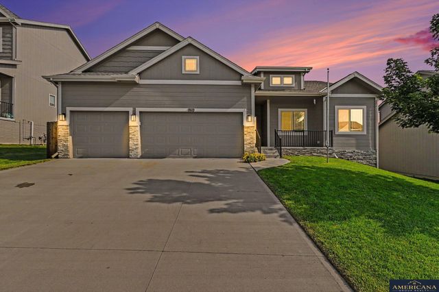 18612 Redwood Street, Omaha, NE 68136
