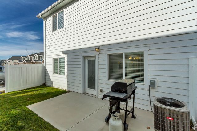 2091 W 1675 S CT, West Haven, UT 84401