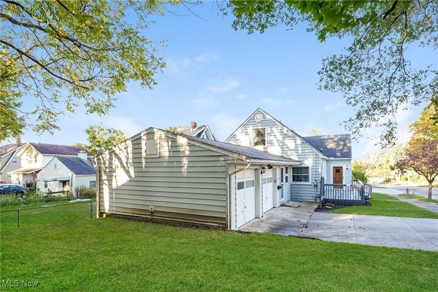 962 Iona Avenue, Akron, OH 44314